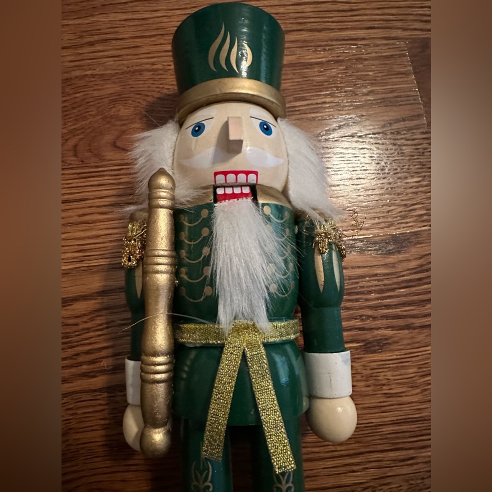 New Russian Handcrafted Wooden Nutcracker - Picture 4 of 9